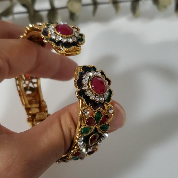 🤎 3/$20 🤎 Gold decorative Bracelets - Picture 2 of 8